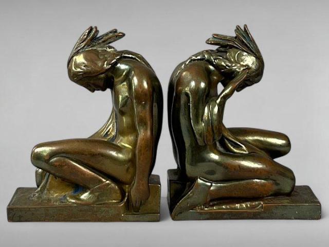 1920s Bronze-Clad Bookends Kneeling Native American Figures by Paul Herzel 1920s Bronze-Clad Bookends Kneeling Native American Figures by Paul Herzel