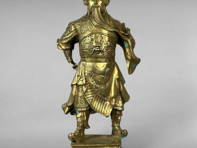 Antique Chinese Brass Sculpture Guan Yu Stroking Beard, Late Qing to Republic Period Antique Chinese Brass Sculpture Guan Yu Stroking Beard, Late Qing to Republic Period