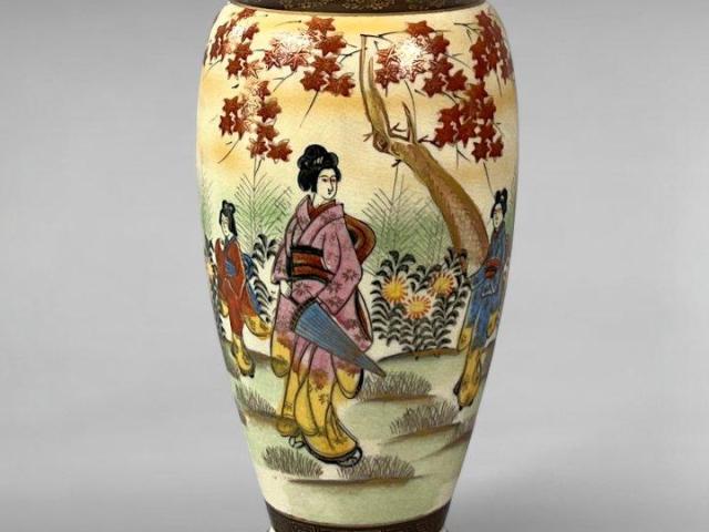 Meiji Period Satsuma Vase, Hand-Painted with Gold Trim Meiji Period Satsuma Vase, Hand-Painted with Gold Trim