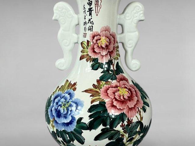 Mid-20th Century Famille Rose Porcelain Vase with Seahorse Handles & Tang Poem Mid-20th Century Famille Rose Porcelain Vase with Seahorse Handles & Tang Poem